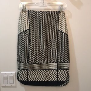 Jcrew size 00 black and cream pencil skirt.